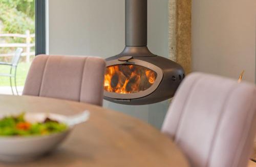 Ashford House | Old Harrow Barn by Bloom Stays