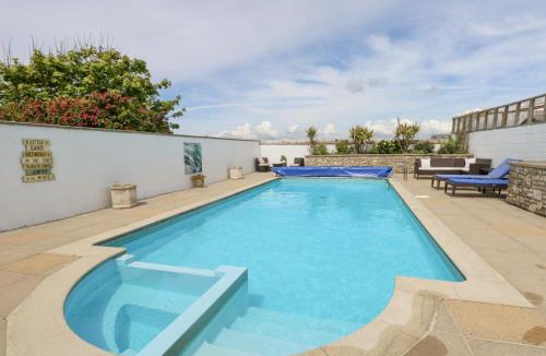 Southwell House | Old Higher Lighthouse Stopes Cottage