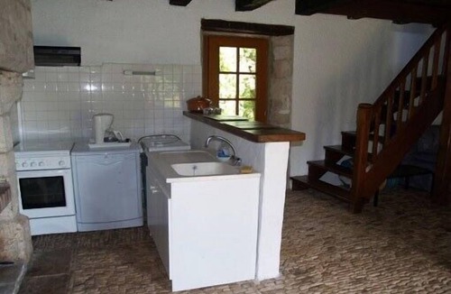 La Boissiere-d’Ans Cottage | Old house with exposed beams, 9x4 pool. 5m