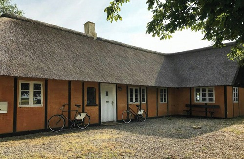 Dannemare House | Old holiday home with orangery in Rudbjerg