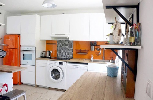 Bormes-Les-Mimosas House | Old house in an atypical setting