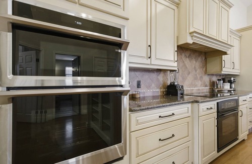 Camdenton House | Old Kinderhook 2 Decks, Firepit, Kid & Pet Friendly Golf Retreat