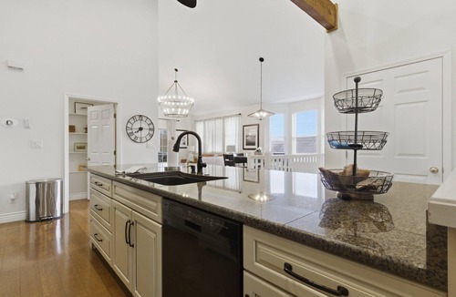 Camdenton House | Old Kinderhook 2 Decks, Firepit, Kid & Pet Friendly Golf Retreat