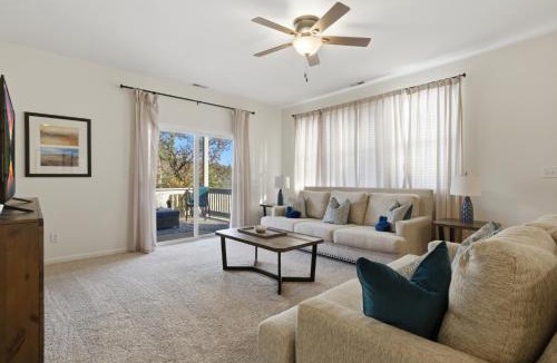 Camdenton House | Old Kinderhook 2 Decks, Firepit, Kid & Pet Friendly Golf Retreat