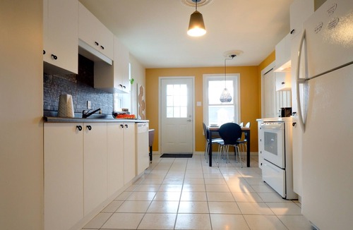 Desjardins Apartment | Old Lévis-2 Bedrooms-Terrace-12 min to Old Québec Ferry-WiFi-Air Conditioning