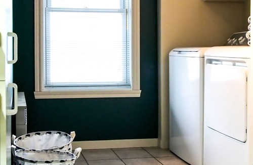 Desjardins Apartment | Old Lévis-2 Bedrooms-Terrace-12 min to Old Québec Ferry-WiFi-Air Conditioning