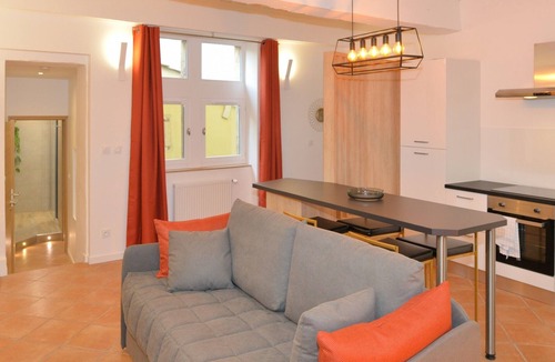 Old Lyon Apartment | Old Lyon Town refurnished 1 BDR St-Georges area