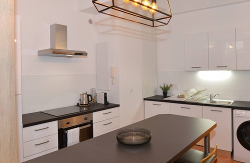 Old Lyon Apartment | Old Lyon Town refurnished 1 BDR St-Georges area