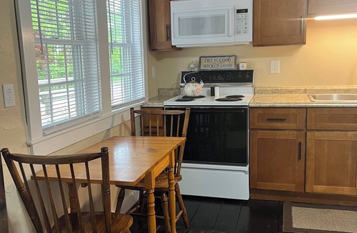 Seacoast Region Apartment | Old Lyons Mill Studio