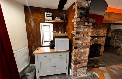 Cross Bed & Breakfast | Old Manor House B&B