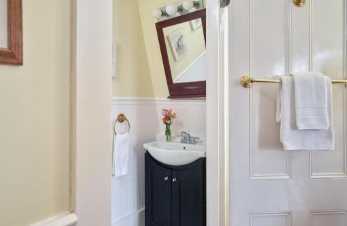 Brewster Bed & Breakfast | Old Manse Inn