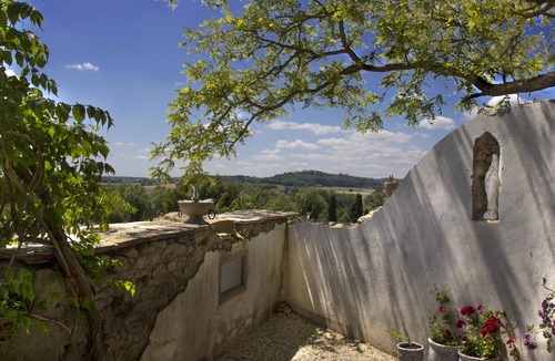 Soupex Cottage | Old Mansion & Bohemian vintage design touch. Historical Park & ​​large pool.