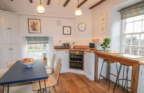 Quarnford House | OLD METHODIST CHAPEL, pet friendly, with open fire in Flash