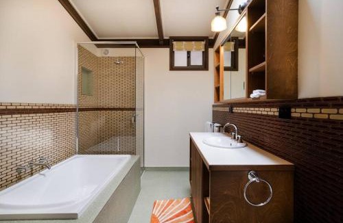 Bright House | Old Mill Park