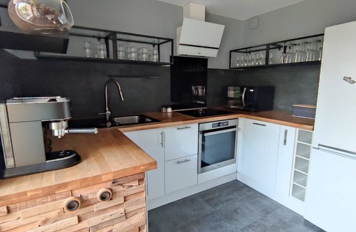 Ploneour-Lanvern House | Old mill with spa in an exceptional setting