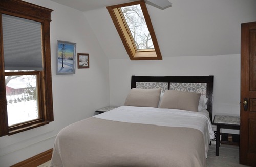 Traverse City Other | Old Mission Farmhouse Near Downtown, Wineries
