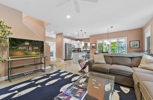 Traverse City House | Old Mission Peninsula TC House with Private Beach