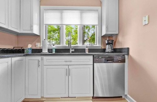 Traverse City House | Old Mission Peninsula TC House with Private Beach