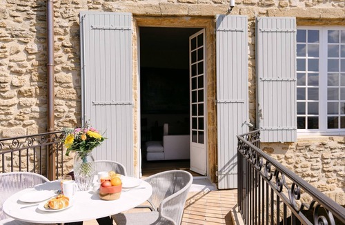 Chateauneuf-du-Pape Villa | Old monastery in the heart of village with pool