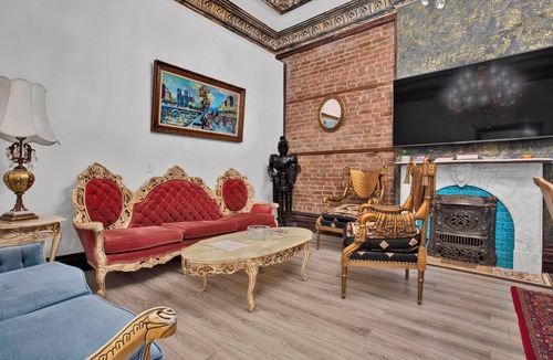 Ville-Marie House | Old Montréal Upscale Mansion 8 Full Insuite Bdr