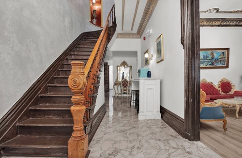 Ville-Marie House | Old Montréal Upscale Mansion 8 Full Insuite Bdr