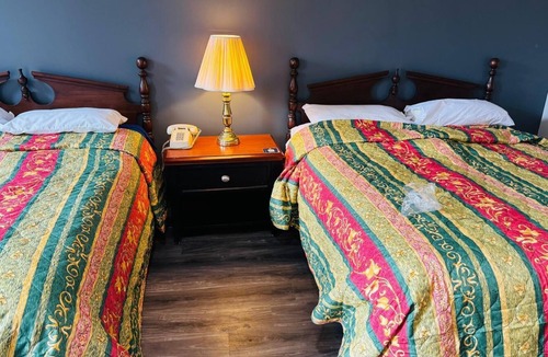 Bath Hotel | Old National Hotel