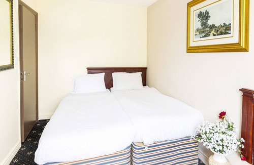 Southall Green Hotel | Old Oak Tree Inn