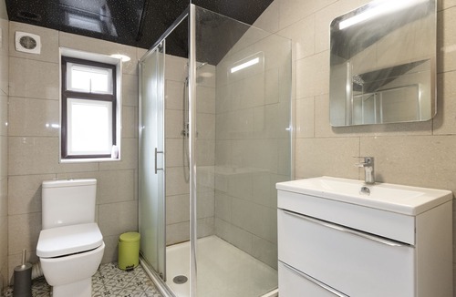 Southall Green Hotel | Old Oak Tree Inn