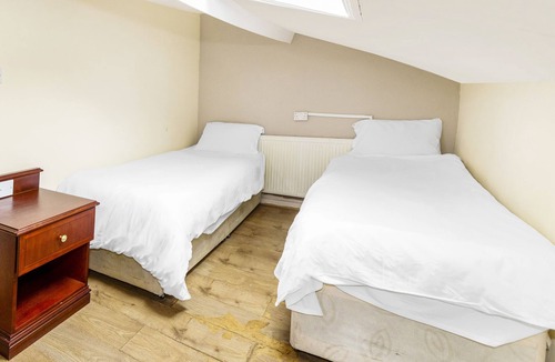 Southall Green Hotel | Old Oak Tree Inn