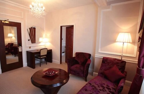 Dunstable Hotel | Old Palace Lodge Hotel