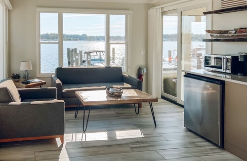 Saugatuck House | Old Pike Cottages