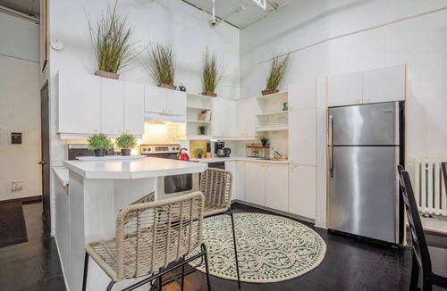 International District Apartment | Old Port Loft Gem | Stylish Old Montreal Stay