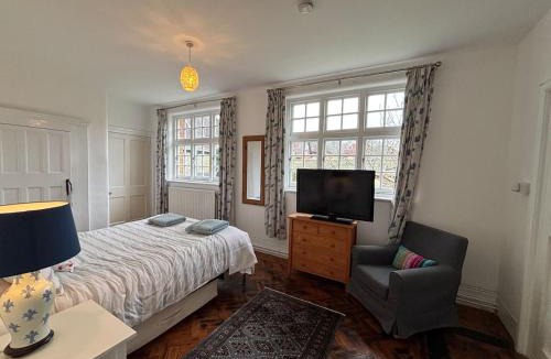 Freefolk Apartment | Old Post Cottage