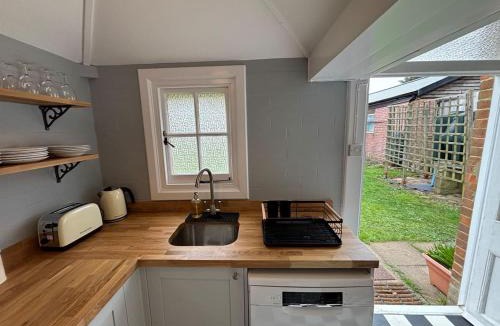 Freefolk Apartment | Old Post Cottage