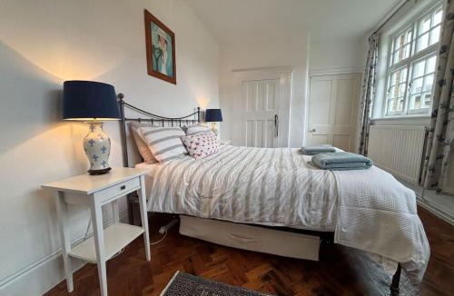 Freefolk Apartment | Old Post Cottage