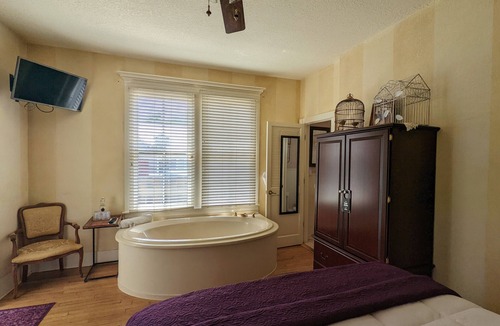 Downtown Historic District Bed & Breakfast | Old Powder House Inn