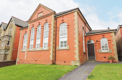 Llandrindod Wells Cottage | OLD QUAKER HOUSE in Llandrindod Wells