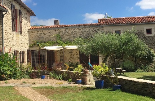 Chateau-Guibert House | Old renovated farmhouse