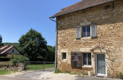 Lizine House | Old renovated farmhouse, charm, relaxation in the heart of nature on the Jura plateau