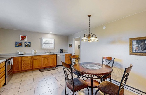 Santa Fe House | Old Santa Fe Manor | 3-Acre Escape | Walk to Plaza