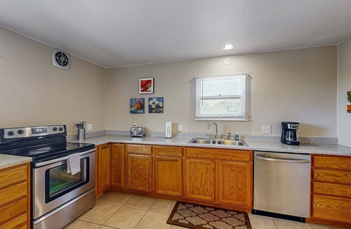 Santa Fe House | Old Santa Fe Manor | 3-Acre Escape | Walk to Plaza