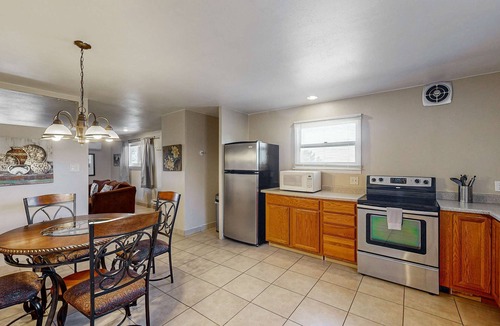 Santa Fe House | Old Santa Fe Manor | 3-Acre Escape | Walk to Plaza