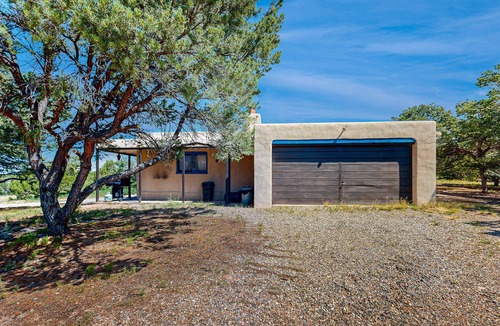 Santa Fe House | Old Santa Fe Manor | 3-Acre Escape | Walk to Plaza
