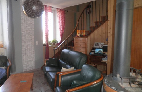 Longevilles-Mont-d'Or House | Old school from the mid 19th century