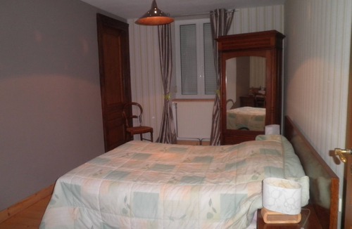 Longevilles-Mont-d'Or House | Old school from the mid 19th century