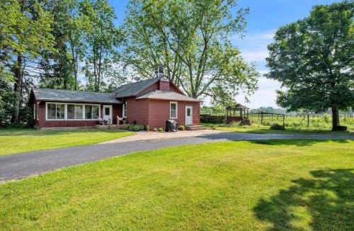Niles House | Old School Charm | Sleeps 6