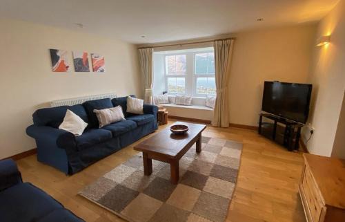 Breakish House | Old School