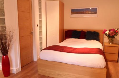 Newmarket Apartment | Old School House Studio