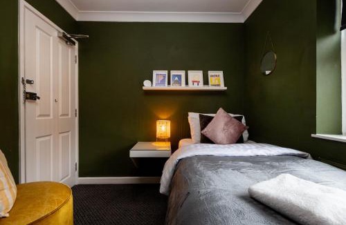 Hackney Central Hotel | Old Ship Inn Hackney