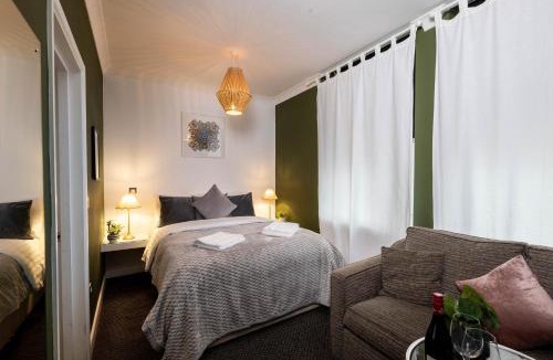 Hackney Central Hotel | Old Ship Inn Hackney